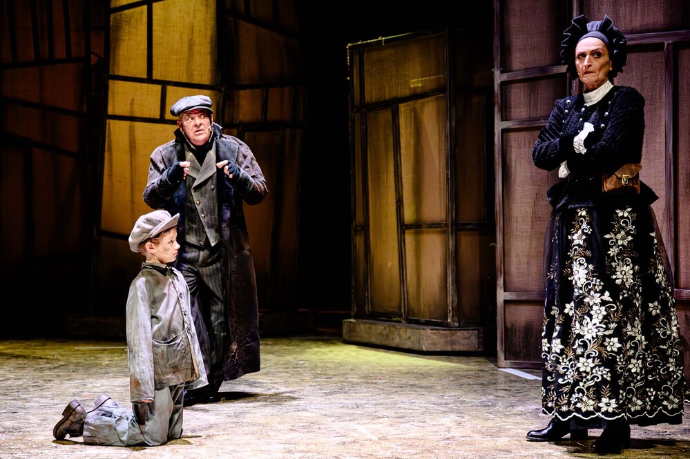 Slávny svetový muzikál Oliver Twist opäť ožíva na Novej Scéne. Foto: R. Tappert