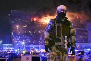 Teroristický útok v Moskve si vyžiadal viac ako sto mŕtvych. Po niekoľkých hodinách sa k nemu prihlásil ISIS