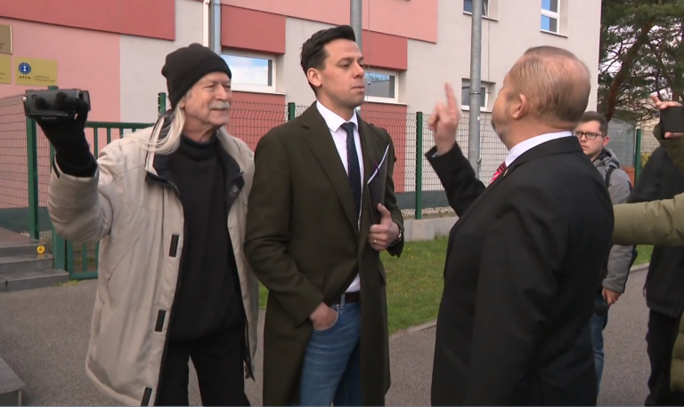 Štefan Harabin v slovnej potýčke s Kristiánom Čekovským. Reprofoto: Tvnoviny.sk