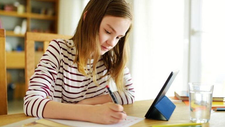 Škola zavedie dištančné vyučovanie. Ilustračná foto. Zdroj: Eduworld.sk