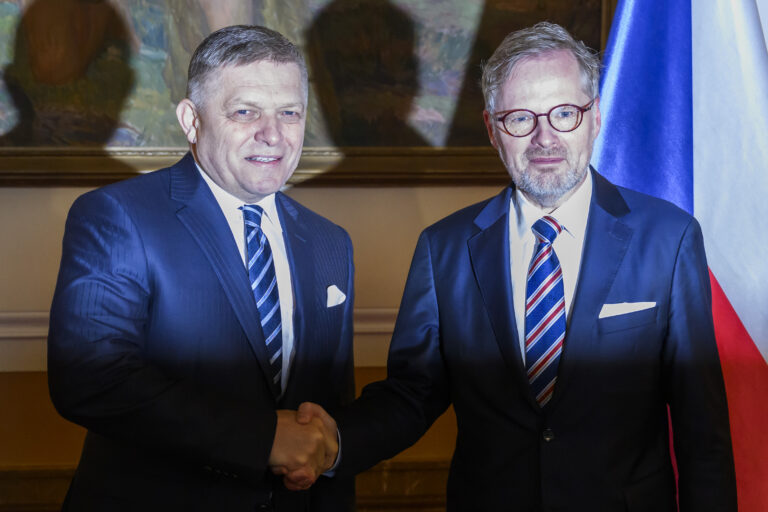 Slovenský premiér Robert Fico a český premiér Petr Fiala.
Foto: Jaroslav Novák/TASR