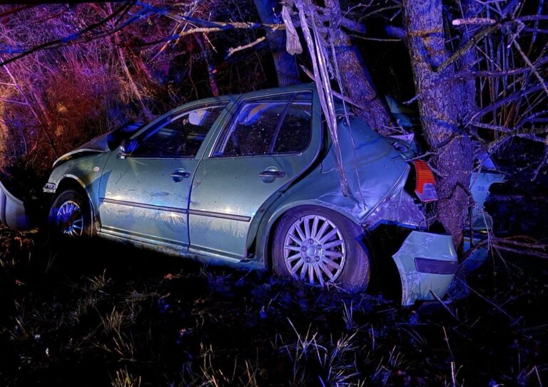 Pri nehode troch áut sa zranilo osem ľudí. Foto: Polícia SR- Košický kraj