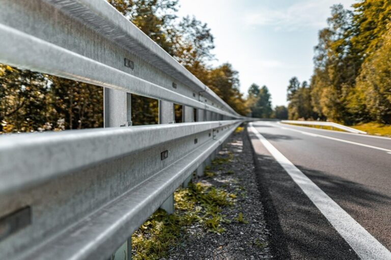 Smokovce môže namiesto obchvatu odľahčiť zákaz prejazdu, tvrdia aktivisti. Ilustračné foto Foto: psk.sk