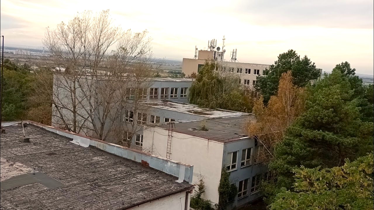  Zdevastovaný areál SOU elektrotechnického v Záhorskej Bystrici skrýva veľa možnosti, Foto:  BKIS