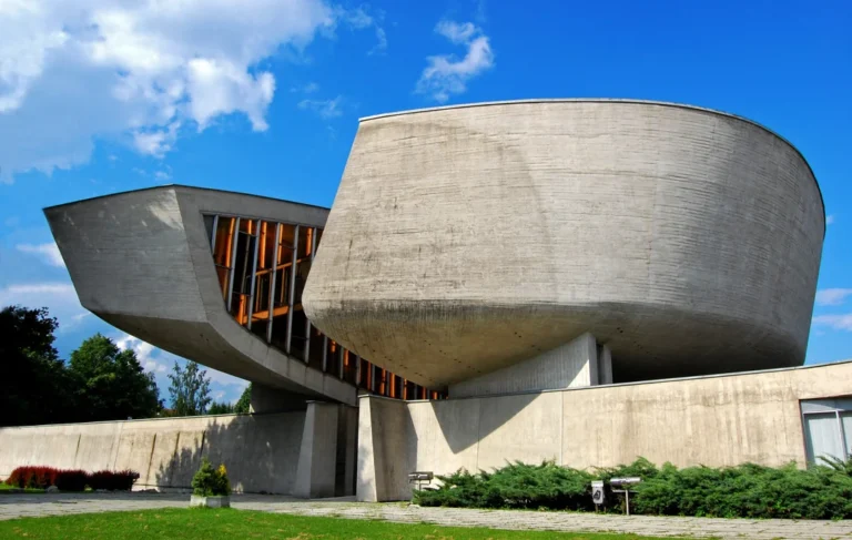 Pamätník SNP v Banskej Bystrici je ikonickým dielom slovenskej architektúry, Foto: Wikipédia