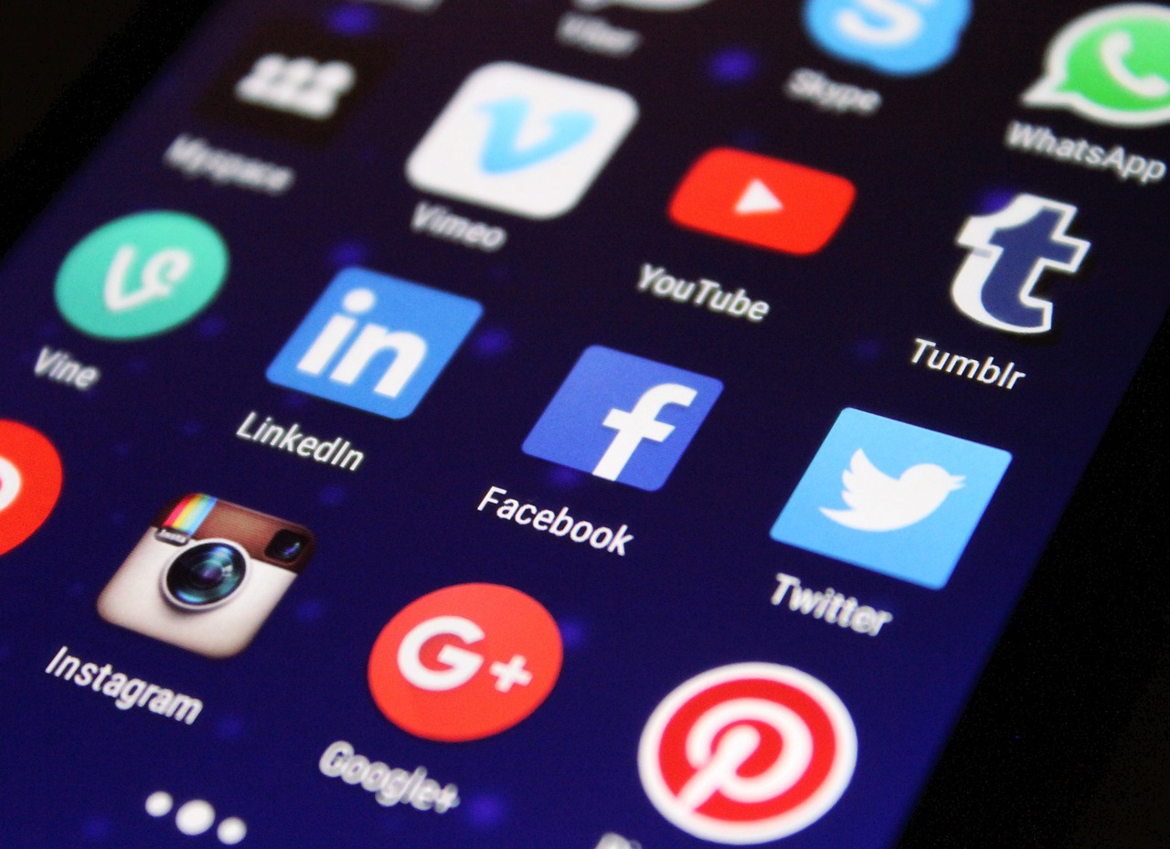 Sociálne siete: spájajú či rozdeľujú? Foto: pixabay