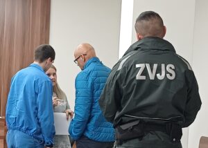 Mladý Adrián vydržal za mrežami len rok, zvyšok trestu si odpyká doma