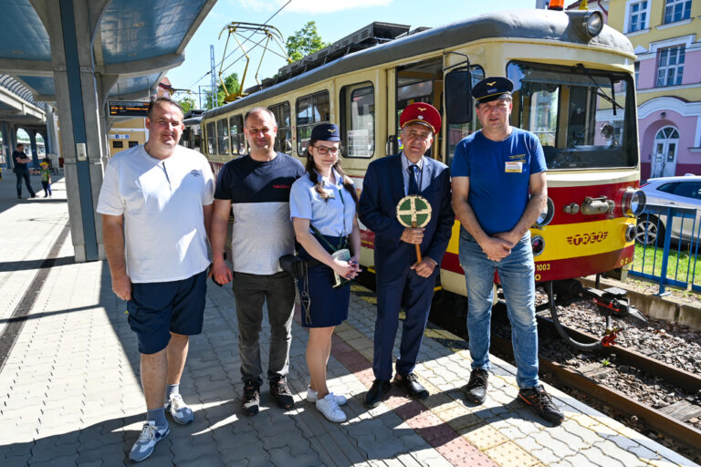 Unikátna historická električka opäť premáva. Foto: Peter Čačko 
