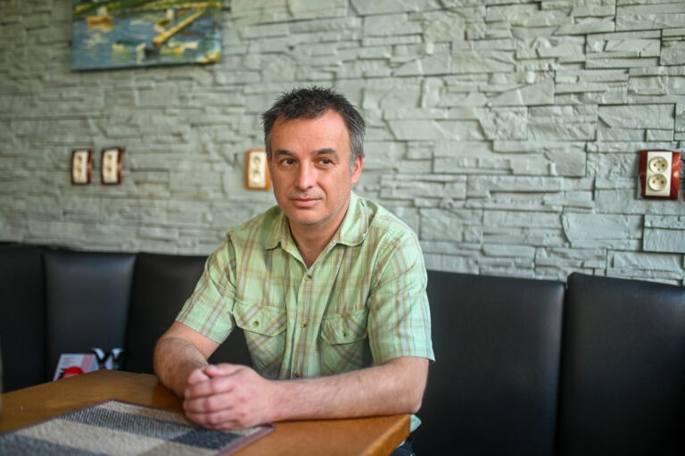 STVR sa zastala reportéra Bradu, útok v Nových Zámkoch odsúdila