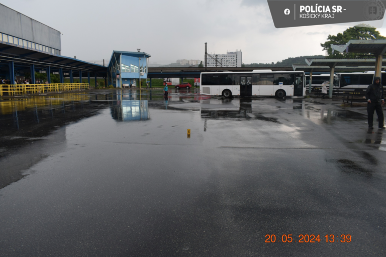 Incident sa odohral na autobusovej stanici v Košiciach. Foto: FB Polícia SR - Košická kraj