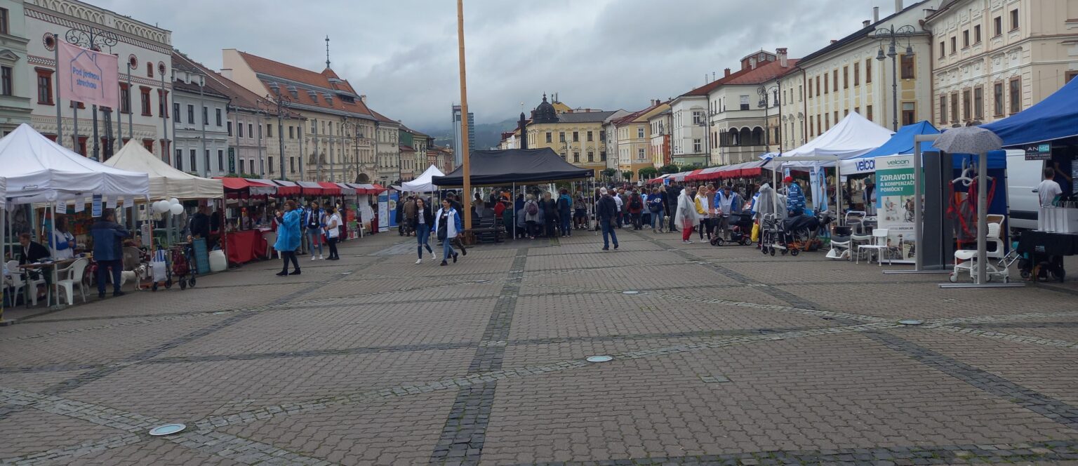 Zdravotne znevýhodnení a ich rodinní príslušníci našli v Banskej Bystrici pomoc a podporu na jednom mieste. Foto: Mário Kaprálik