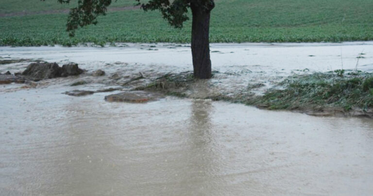 Po prietrži mračien vyhlásili v Partizánskom mimoriadnu situáciu. Foto: TASR
