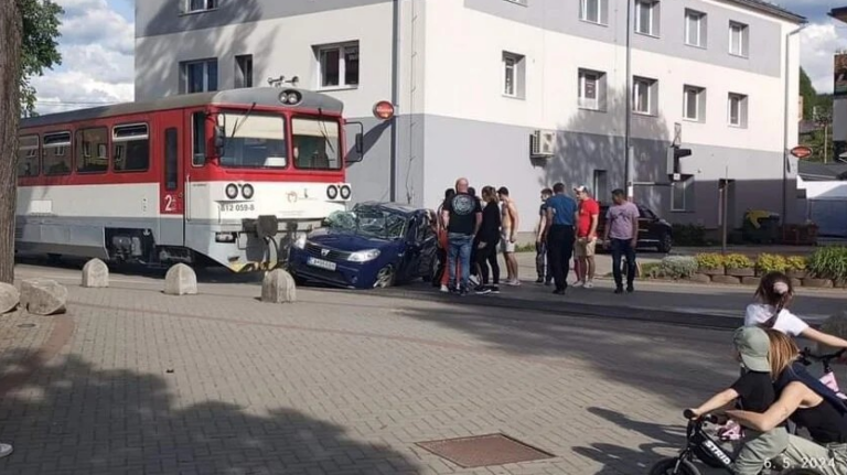 Dopravná nehoda v Turzovke. Foto: Jakub Jánešík