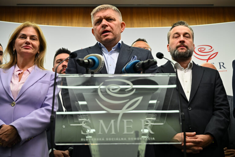 Monika Beňová, Robert Fico, Ľuboš Blaha. Foto: Pavol Zachar/TASR