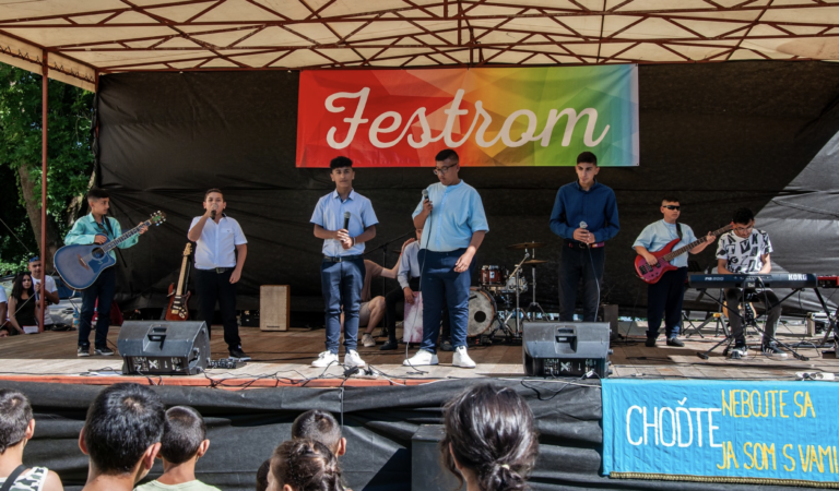 Rómsko-slovenský kresťanský festival. Foto: FB Gréckokatolícka rómska misia