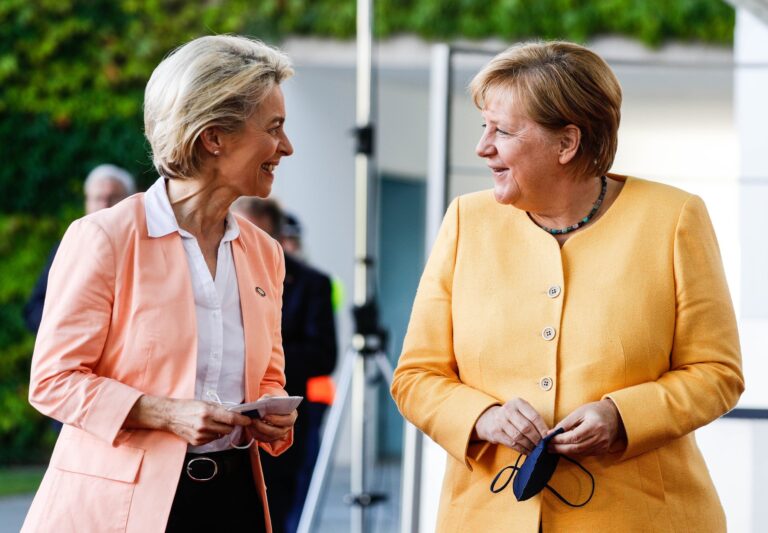 Ursula von der Leyenová a Angela Merkelová. Foto: Profimedia.sk