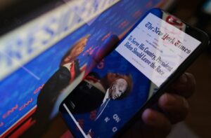 Odstúpte z prezidentských volieb, vyzýva Bidena New York Times. Ste len tieňom veľkého politika