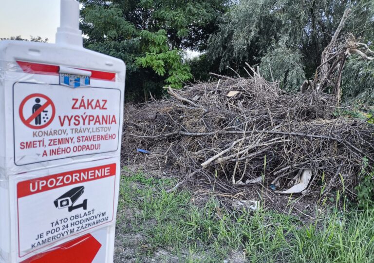 Čierna skládka. Košická Nová Ves. Foto: Lucia Počatková