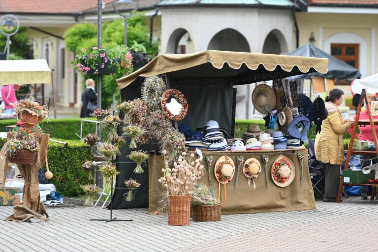 Stánok na predajnom podujatí tradičných remesiel v Piešťanoch. Ilustračné foto: Lukáš Grinaj/TASR