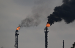 Sankcie USA na ruský Lukoil ohrozujú dodávky ropy na Slovensko. Aké máme možnosti