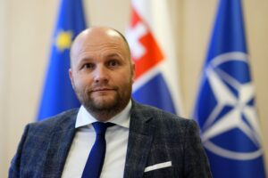 Naď: Fico má podľa Huliaka podchytených poslancov vo viacerých opozičných stranách