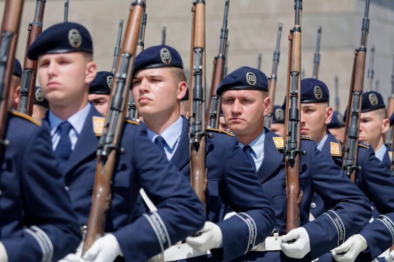 Vojaci gardy Bundeswehru. Ilustračná foto: Profimedia.sk