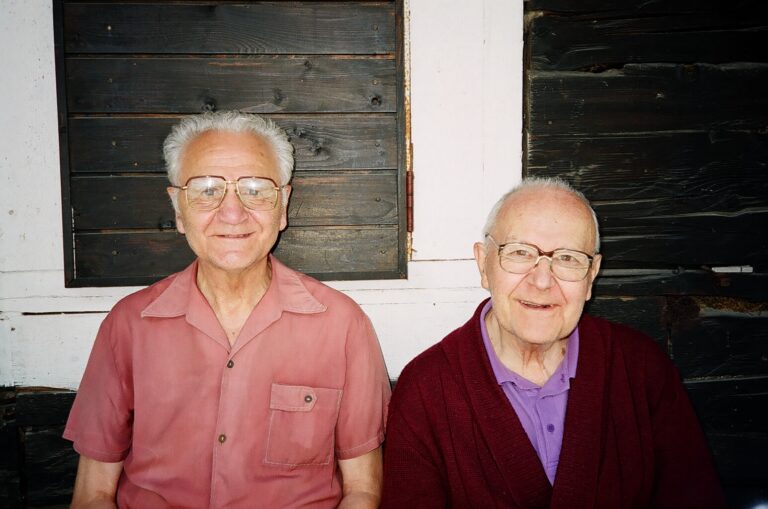 Katolícki disidenti Silvester Krčméry (vpravo) a Vladimír Jukl (vľavo). Foto: filmslobodni.sk