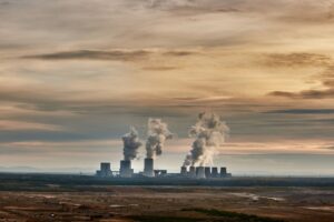 Prechod na zelenú energiu sa nekoná. A možný je len jediným spôsobom