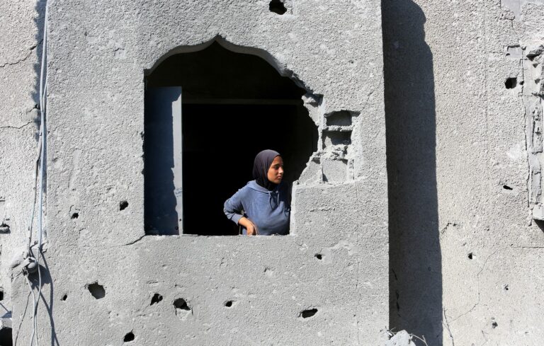 Fotografia mladej ženy zo 7. augusta 2024 z Gazy. Foto: Abed Rahim Khatib / ANADOLU / Anadolu via AFP / Profimedia