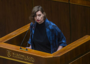 Exšéfovia parlamentu o kauze Plaváková: Provokovala, ale vykázanie je krajný krok