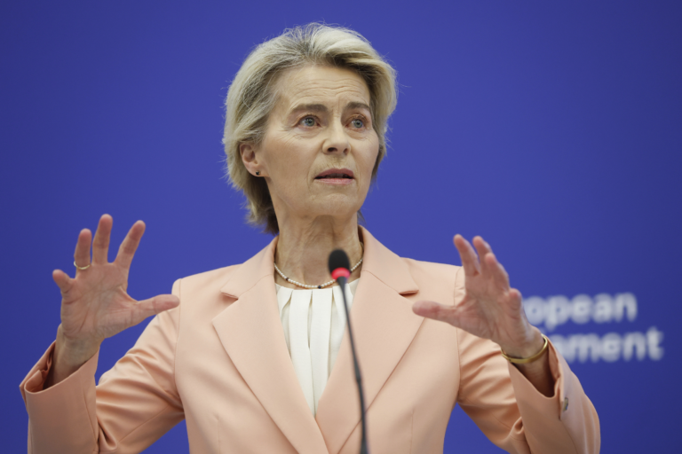 Predsedníčka Európskej komisie Ursula von der Leyenová na tlačovej konferencii v Európskom parlamente. Foto: TASR/AP