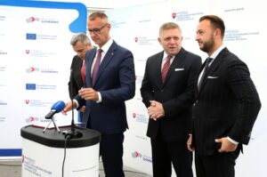 Koalícia chce starostom pridať rok. Samosprávy viac riešia financie, nechcú len svietiť