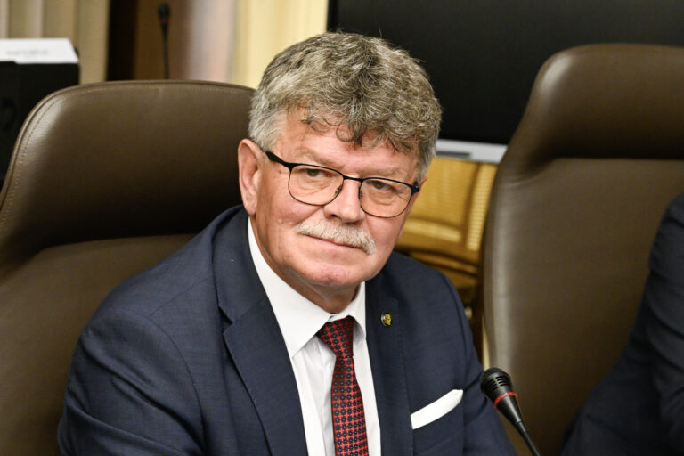 Predseda Odborového zväzu pracovníkov školstva a vedy na Slovensku Pavel Ondek. Foto: TASR/Pavel Neubauer