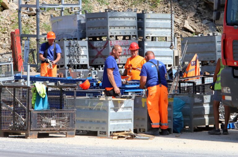 Fico: Príplatky za zrušené sviatky sú zámerné