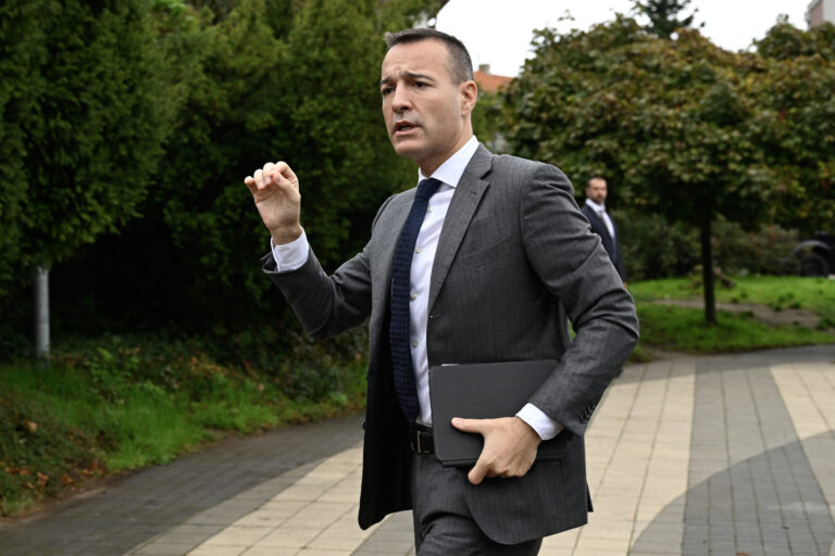 Tomáš Drucker na výjazdovom rokovaní vlády v Modre. Foto Neubauer/TASR