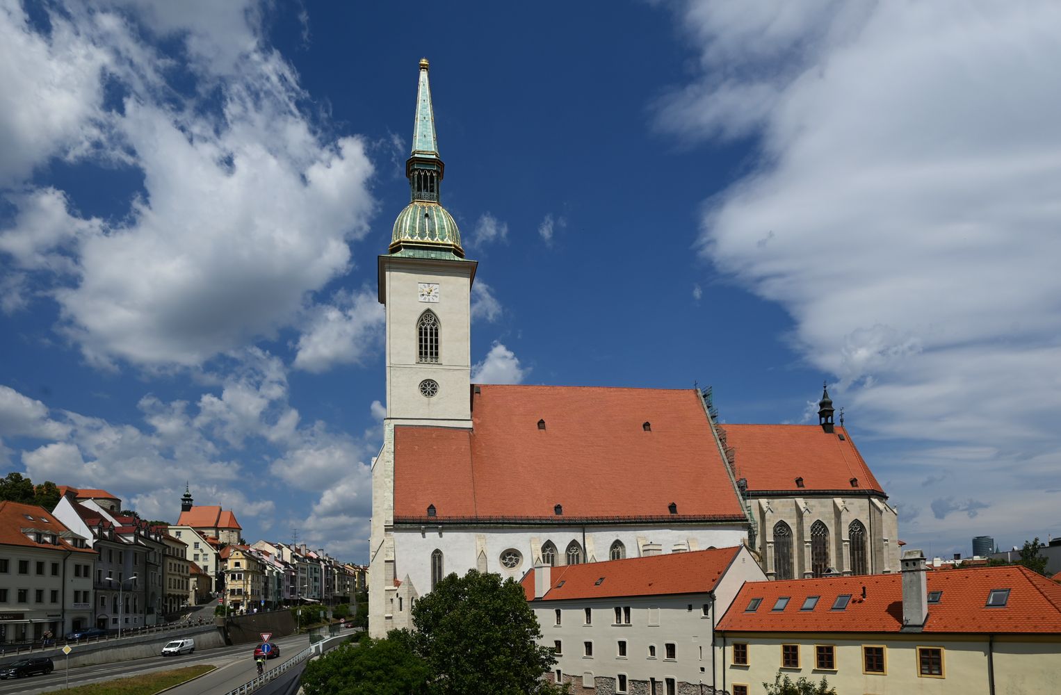 Dóm svätého Martina v Bratislave s kráľovskou korunou na vrchole veže. Foto: Štefan Podolinský/ Archív autora