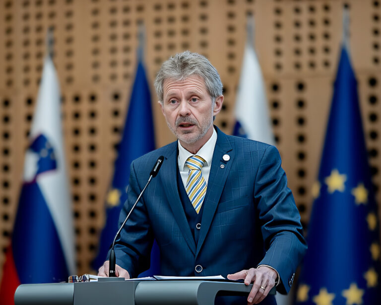 Česká vláda mu stopla Vystrčilovi cestu na Taiwan