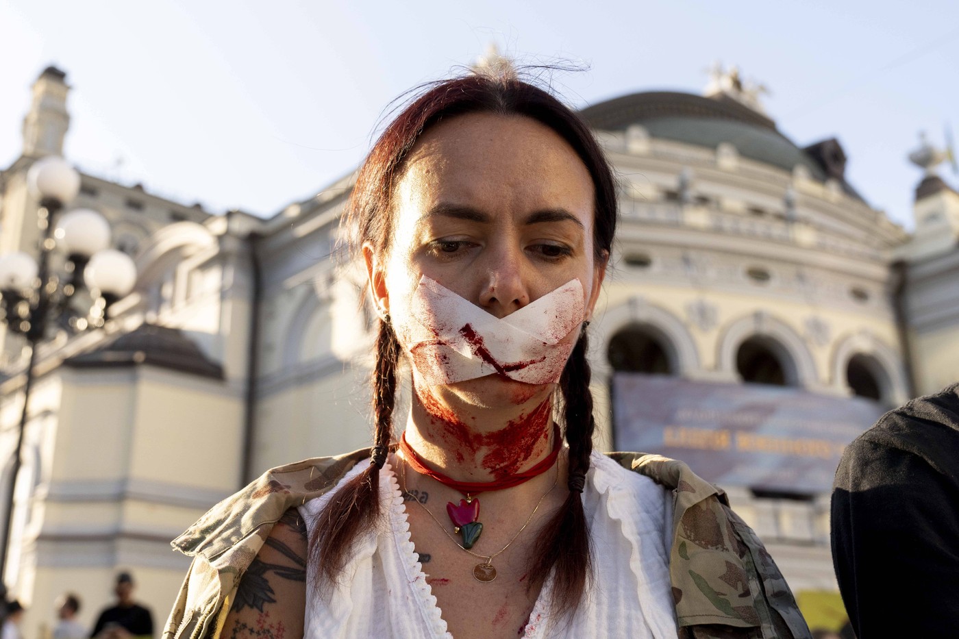 Žena žiadajúca prepustenie bojovníkov z pluku Azov 25. augusta 2024. Foto: ČTK / imago stock&amp;people / Andreas Stroh