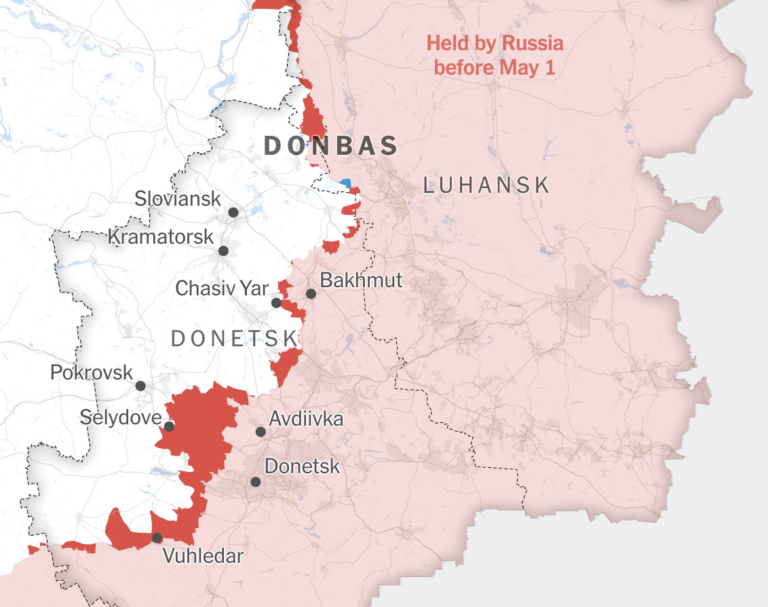 Územie v držbe Ruska pred 1. májom 2024 (ružové podfarbenie), ruské územné zisky po tomto dátume (červené podfarbenie, a ukrajinské územné zisky (modré podfarbenie). Zdroj: Inštitút pre štúdium vojny s projektom kritických hrozieb American Enterprise Institute cez New York Times. Poznámka: stav k 29. októbru 2024.