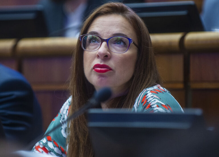 Tisíce pracovných miest sú podľa progresívcov ohrozené