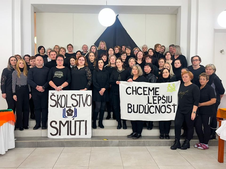 Protest učiteľov na Súkromnej Spojenej škole EDUCO. Foto: Facebook/Odborový zväz školstva
