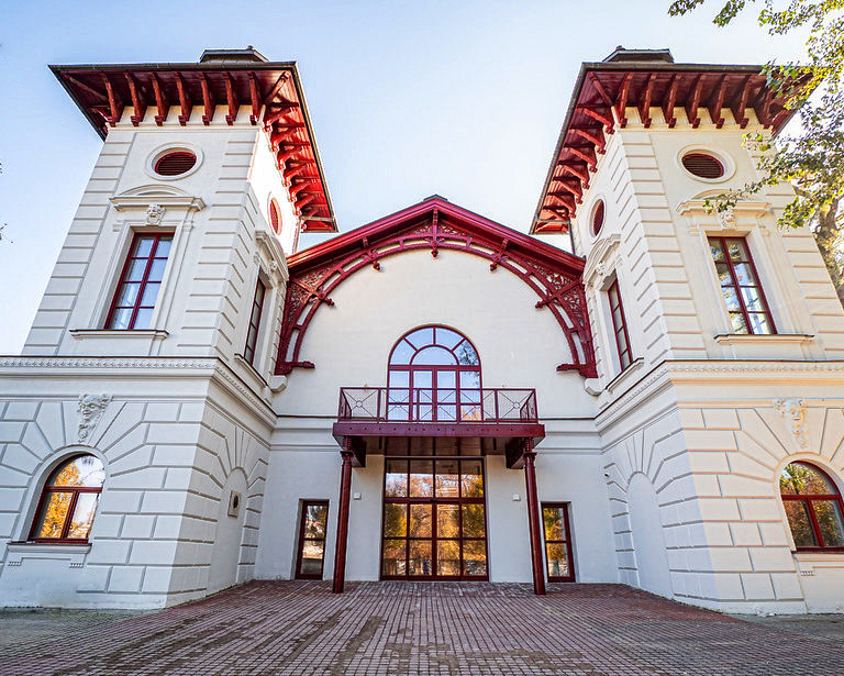 Nová fasáda sa týka aj prednej časti budovy. Foto: BSK