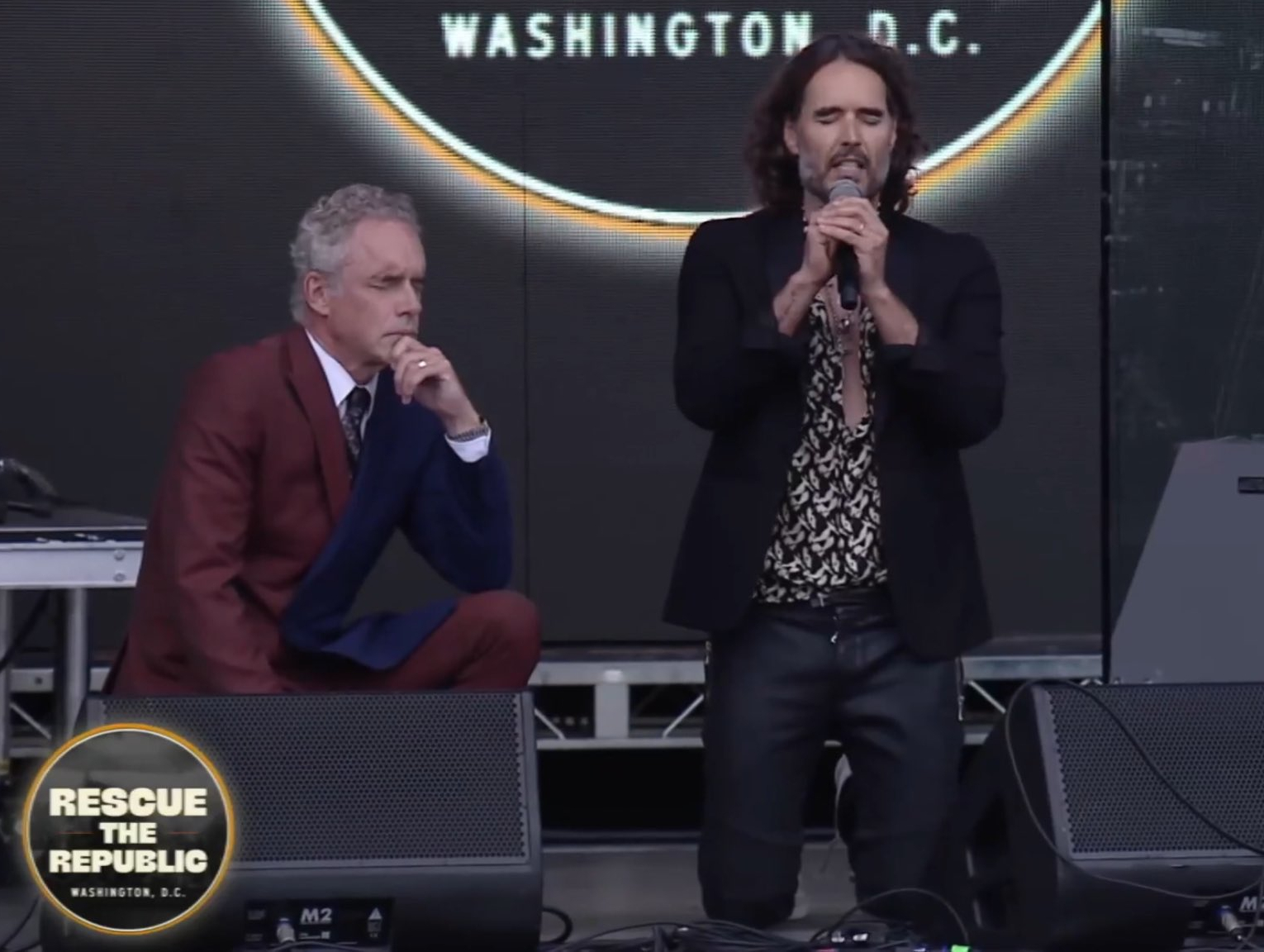 Russell Brand a Jordan Peterson na podujatí Rescue the Republic. Foto: X.com
