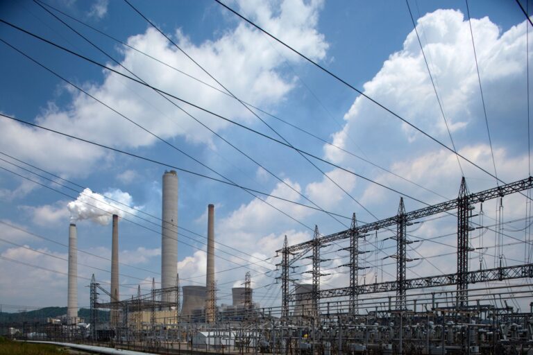 Uhoľná elektráreň Johna Amosa v USA, Západná Virgínia. Foto: WorldFoto / Alamy / Alamy / Profimedia