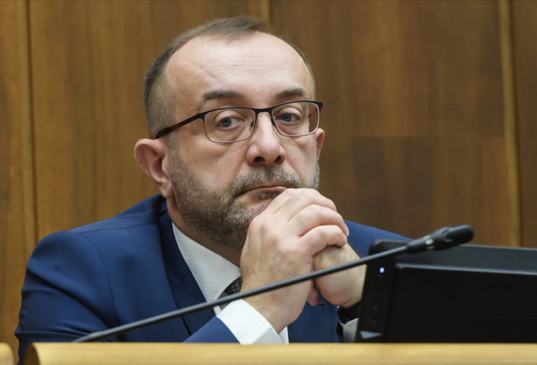 Hlas odkladá návrh na zrušenie jedného volebného obvodu