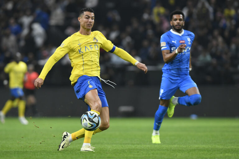 Cristiano Ronaldo v drese Al-Nassru. Foto: TASR/AP