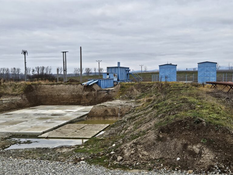 Ku trom Geotermálnym vrom pri obciach Ďurkov a Svinica pribudnú na budúci rok ďalšie. Foto: Boris Macko