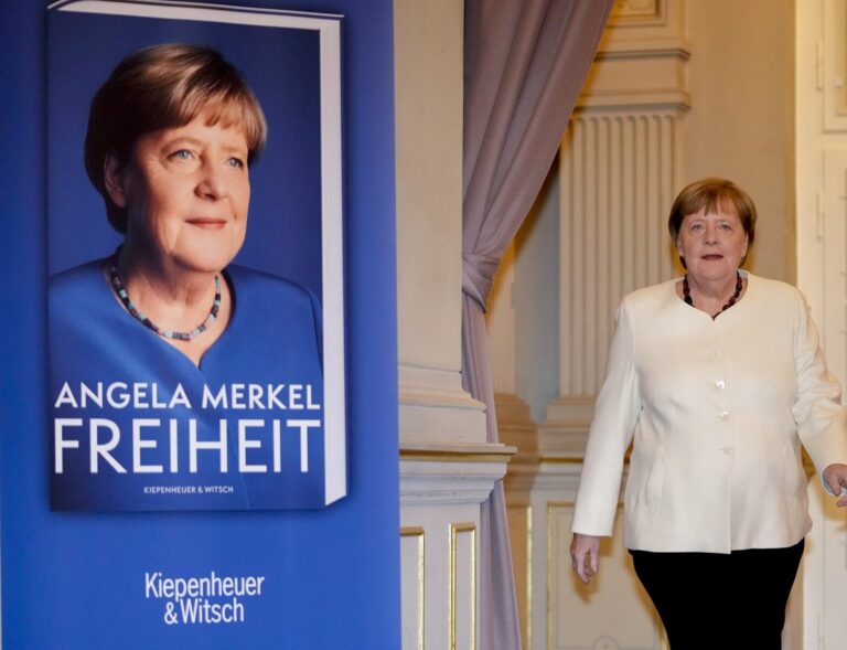 Bývalá nemecká kancelárka Angela Merkelová prichádza na prezentáciu svojich knižných spomienok „Sloboda“ do Berlína v utorok 26. novembra 2024. Foto: Foto/ Markus Schreiber/ ČTK / AP /Profimedia