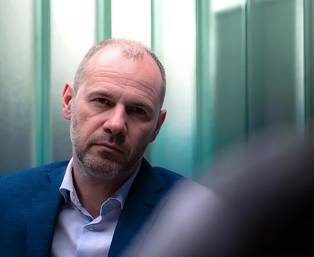 Marek Harbuľák. Foto: Tomáš Baršváry/Štandard / Pôvodný fotografický materiál bol citlivo upravený umelou inteligenciou