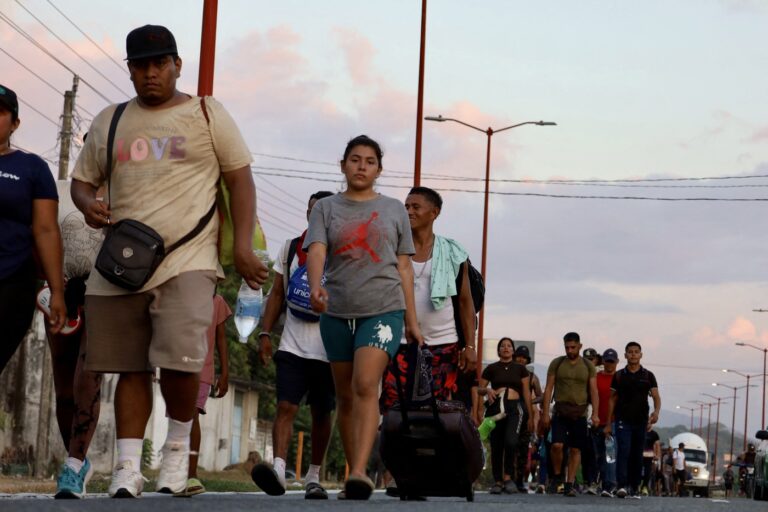 Migranti na ceste do Spojených štátov niekoľko dní pred nástupom Donalda Trumpa do funkcie, v mexickom meste Escuintla 17. januára 2025. Foto: AA/ABACA/Abaca Press/Profimedia.sk